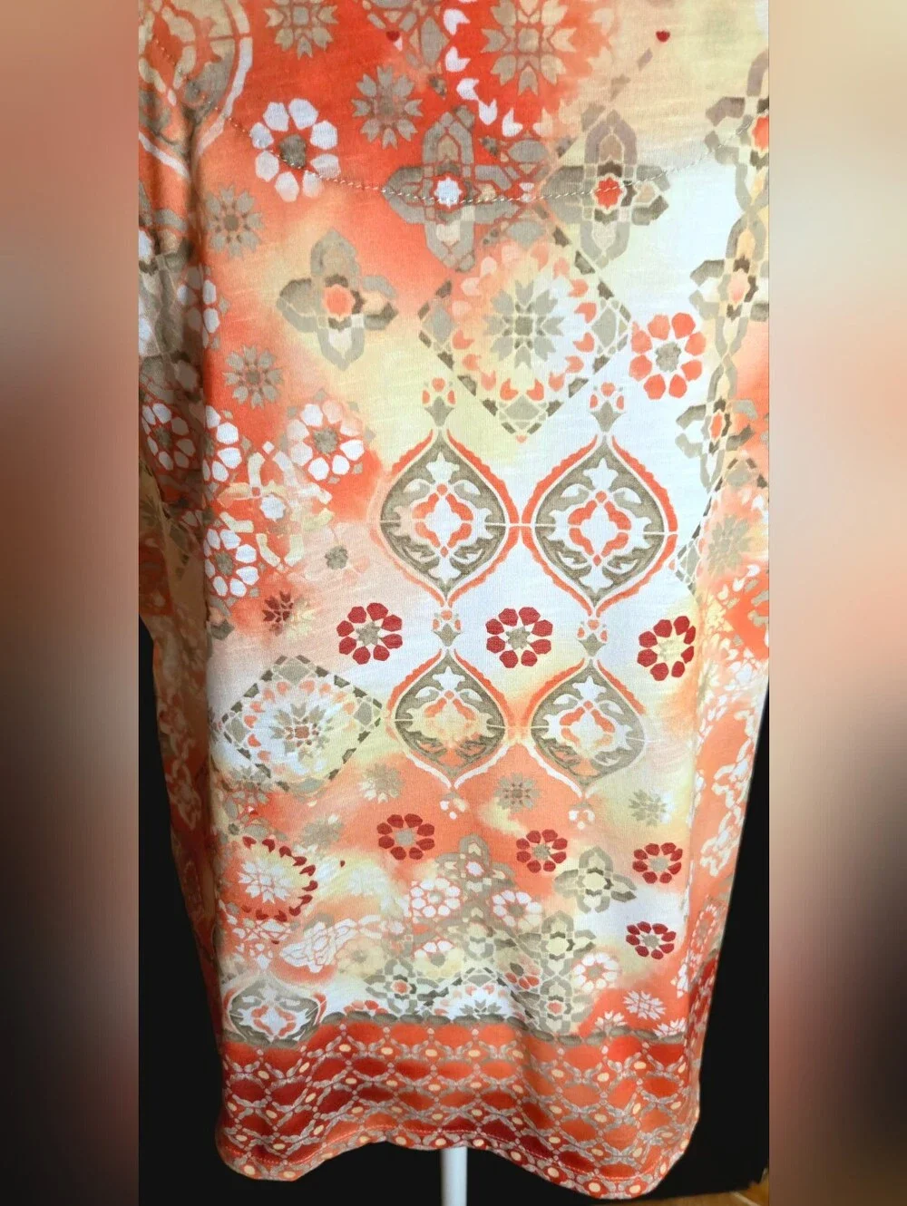 Alfred Dunner Geometric Floral Embroidered Neck Tunic Top Medium - Picture 11 of 13